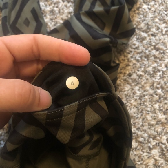 Lululemon Tribal Print Wunder Under Luxtreme - Picture 2 of 2